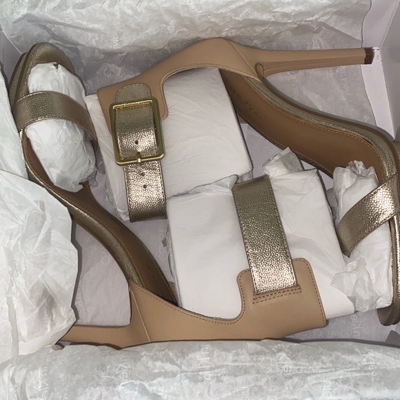 Women open toed heels - Picture 1 of 4